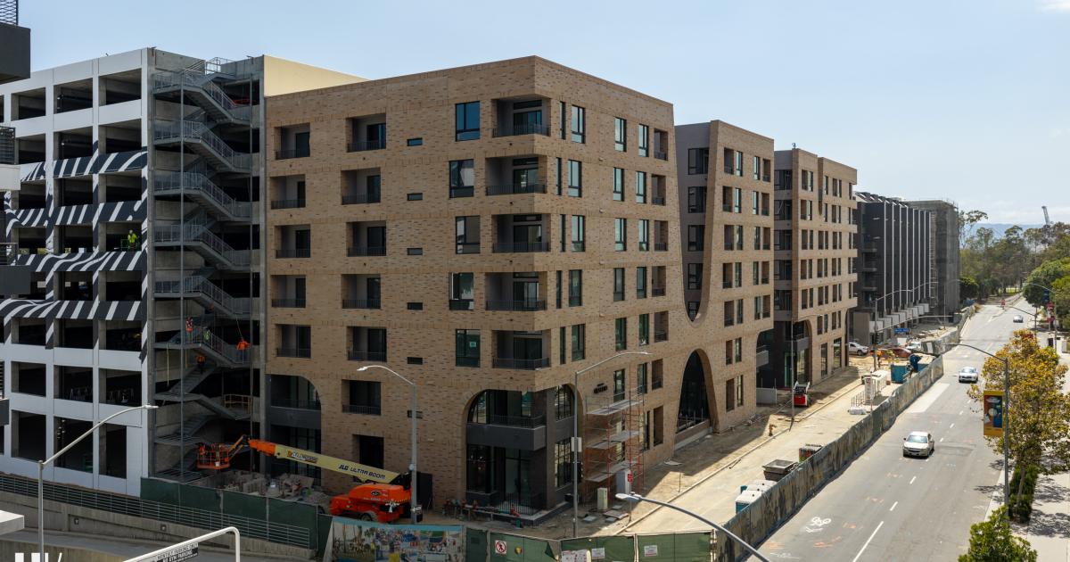 Alexan West End: 600-Unit Apartment Complex Nears Completion in Downtown Long Beach