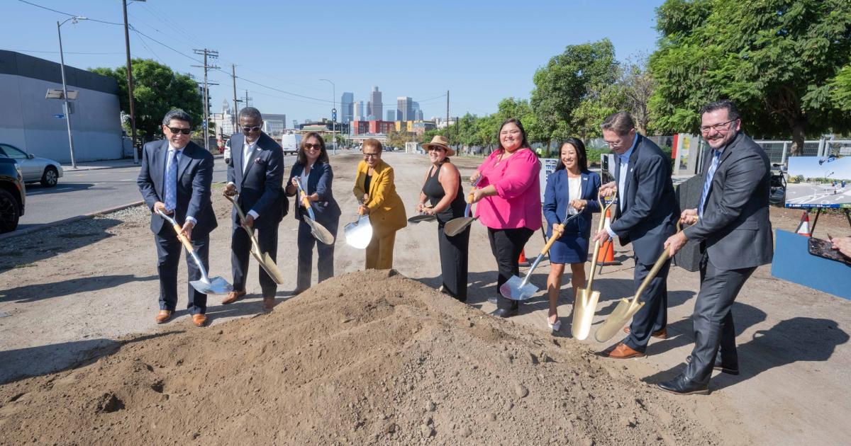 Los Angeles Breaks Ground on Protected Bike Lanes Along Spring and Alameda in Chinatown