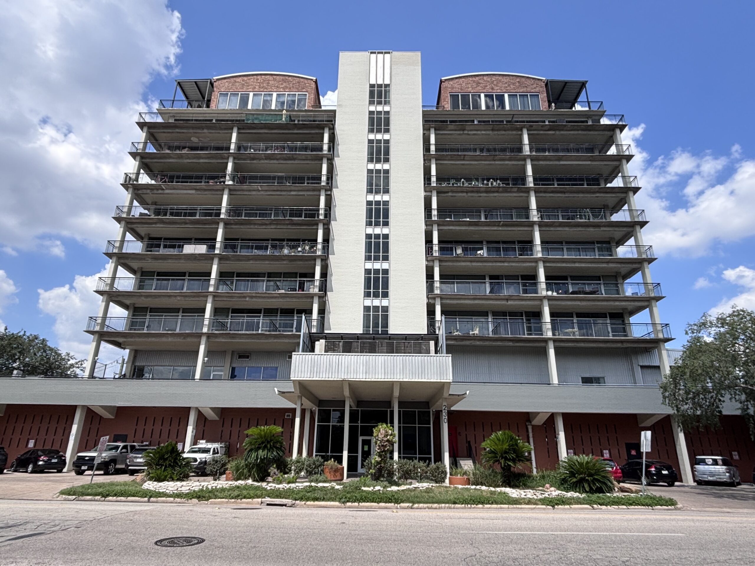 Fat Property Acquires 131 Multifamily Units in Houston's Midtown