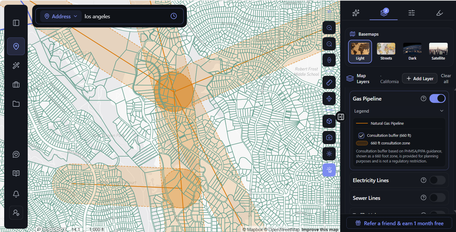 ArchiWise gas pipeline layer showing several natural gas pipelines and overlapping 660-foot consultation buffers crossing hundreds of residential parcels in the northern San Fernando Valley, Los Angeles