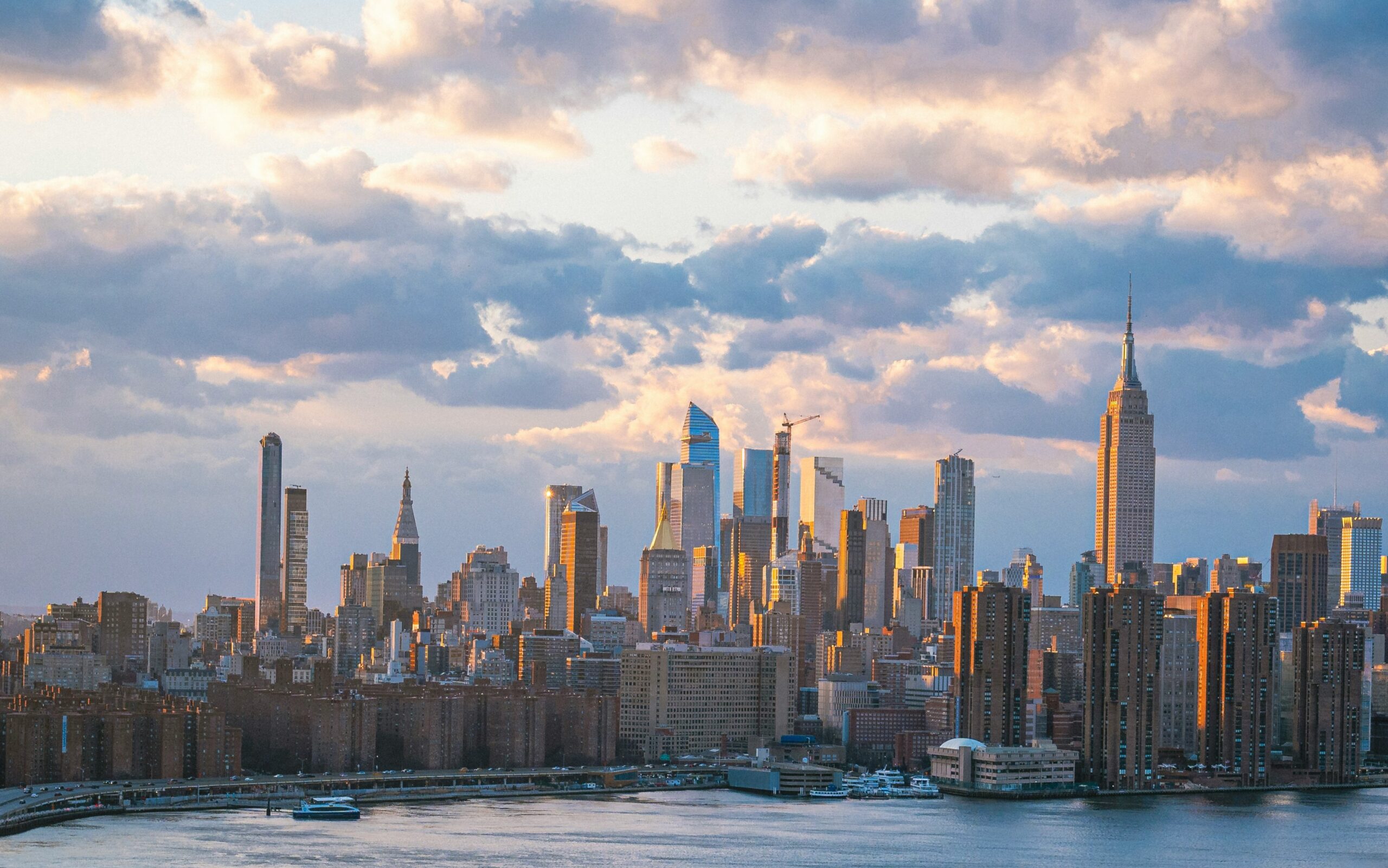 Manhattan Office Landlords Reduce Lease Flexibility Amid Strong Market and AI Uncertainty